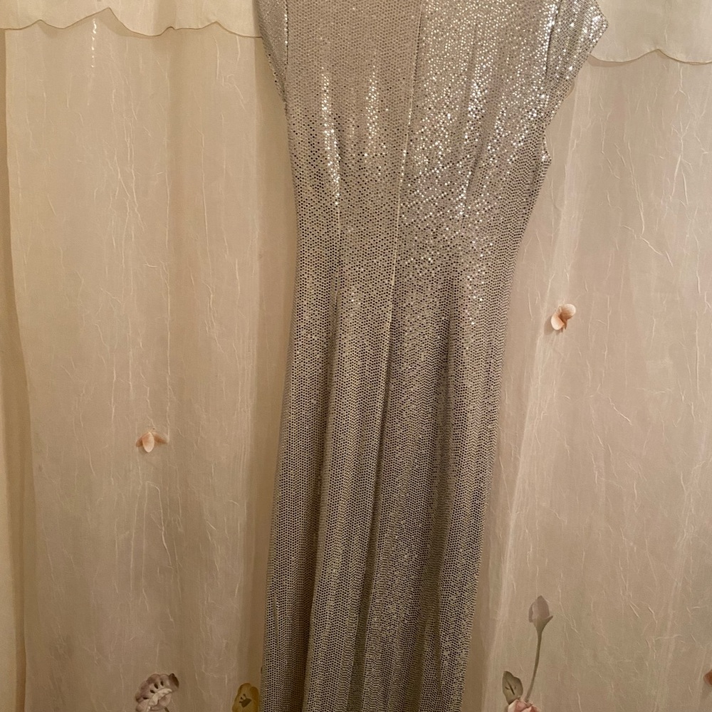 Dress - Picture 2 of 5